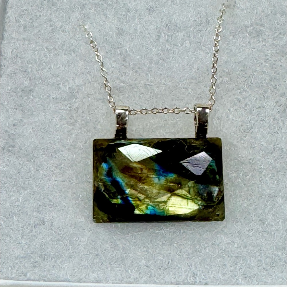 Rectangular Faceted Labradorite Pendant Necklace. - image 1